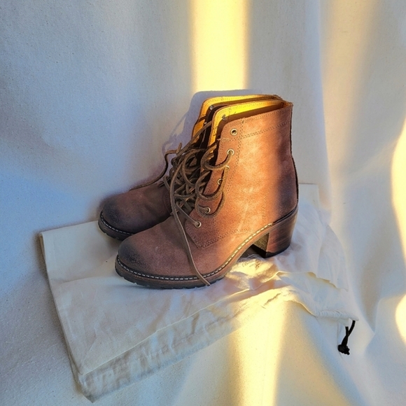 Brand New Frye Sabrina 6G lace up boots chocolate brown oiled suede size 7 37 - Picture 3 of 6